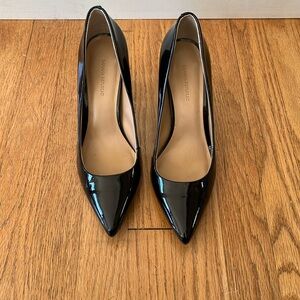 Banana Republic patent leather pointed pumps